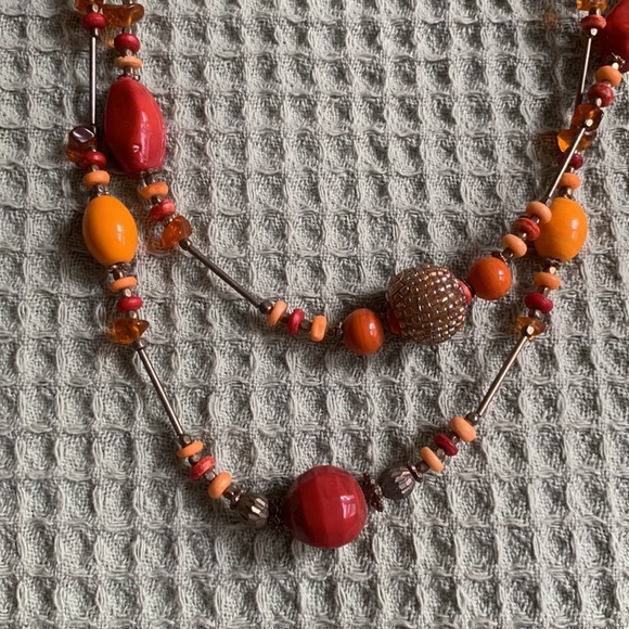 Double string Long necklace w orange and red beads - Picture 6 of 10